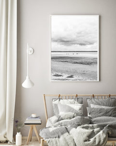 תמונה לקיר של שפל בחוף של מון-סן-מישל בצרפת בשחור לבן, פרינט להדפסה