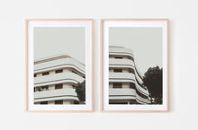 Load image into Gallery viewer, סט של שתי תמונות לקיר עם צילומי של בניינים בתל אביב בשחור לבן, פרינטים להדפסה