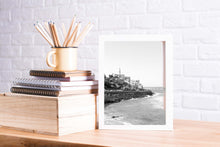 Load image into Gallery viewer, תמונה לקיר של נמל יפו בשחור לבן, פרינט להורדה והדפסה