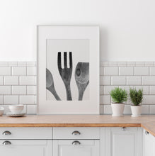 Load image into Gallery viewer, תמונה למטבח של כלי מטבח מעץ בשחור לבן, פרינט להדפסה