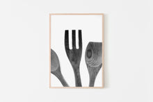 Load image into Gallery viewer, תמונה למטבח של כלי מטבח מעץ בשחור לבן, פרינט להדפסה