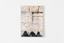 Load image into Gallery viewer, תמונה לקיר של אנשים מתפללים בכותל המערבי בירושלים, פרינט להדפסה 