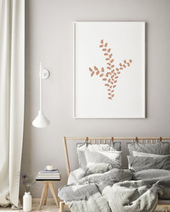תמונה לקיר עם ציור של עלים על ענפים בצבע ניטרלי, פרינט להדפסה