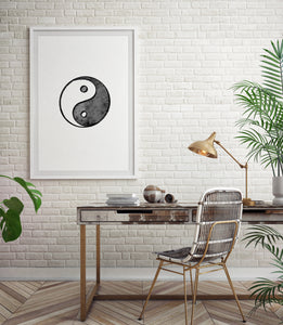 תמונה לקיר עם ציור של יין ויאנג בשחור לבן, פרינט להדפסה